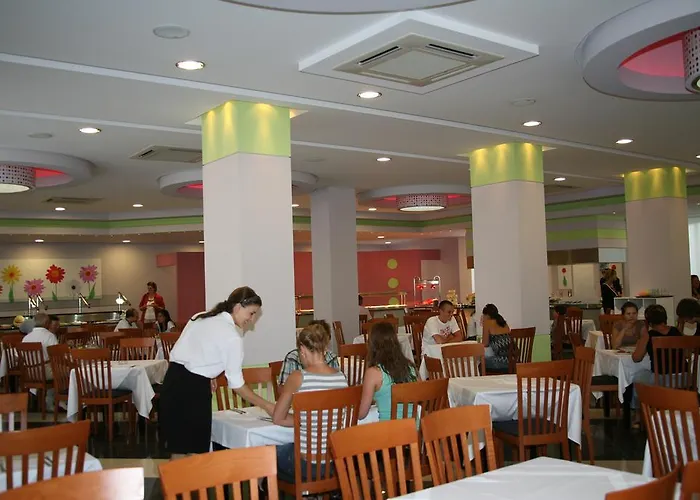 منتجع Sun Palace & بلدة كوس