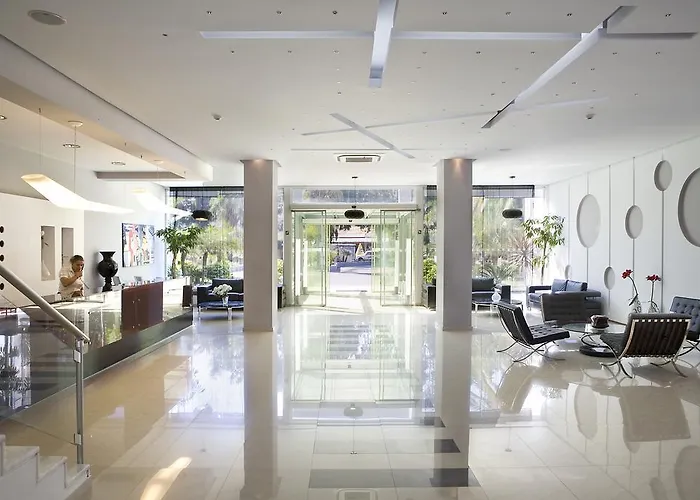 Üdülőközpont Sun Palace & 4*