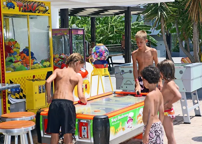 Üdülőközpont Sun Palace &